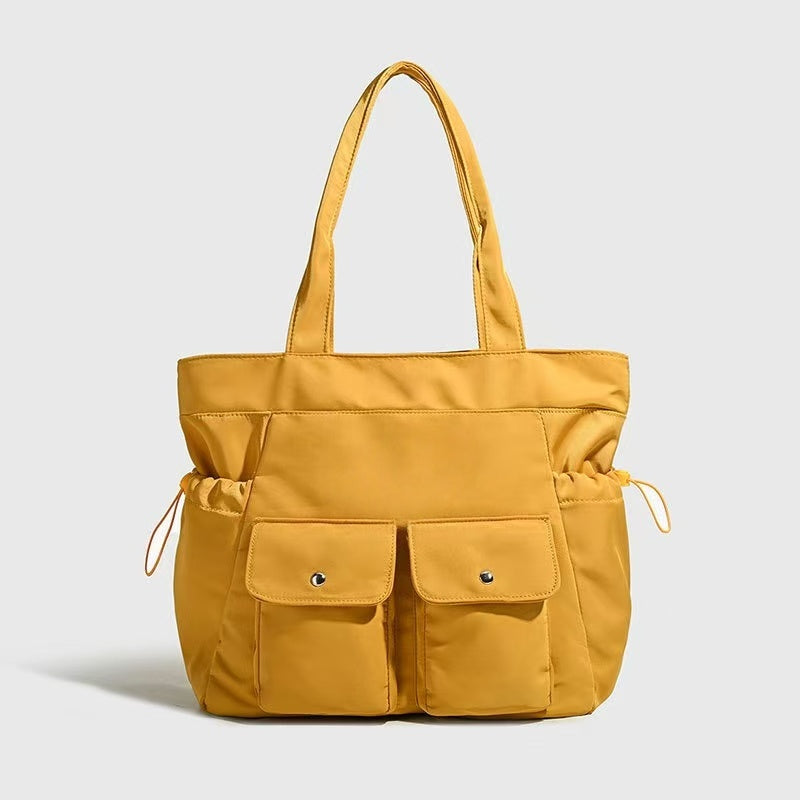 T588-1127 Minimally designed shoulder bag for commuting