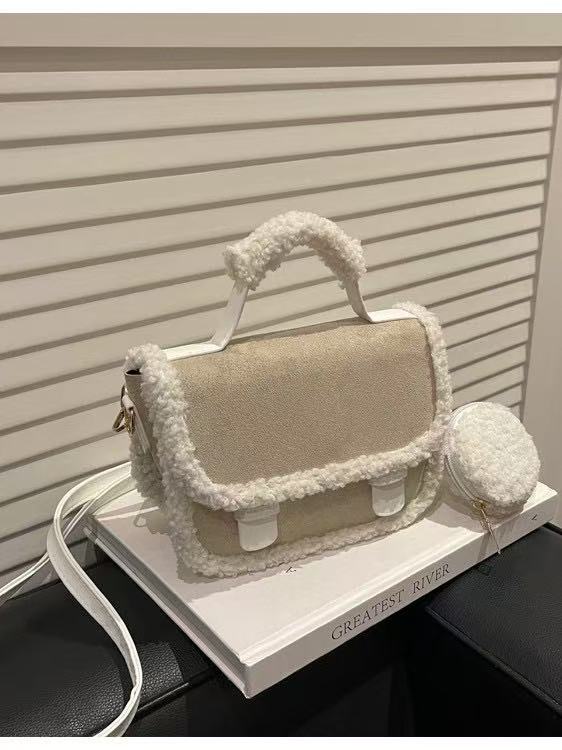 T588-704 Plush tote bag with one shoulder - GYBB