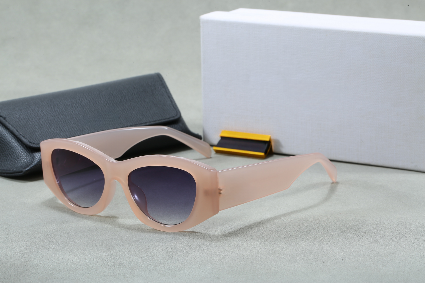 T588-1254 Sunglasses, Cat's Eye Fashion, High end Sunglasses