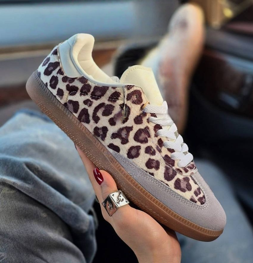 T588-1186 Sports shoes, flat bottomed, casual and loose shoes