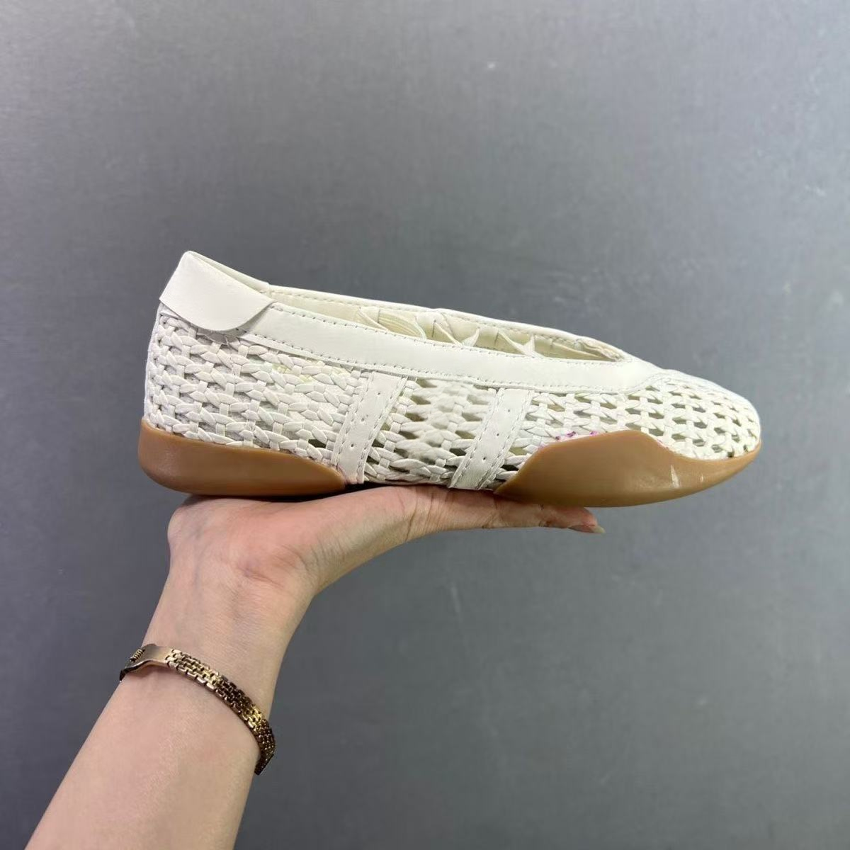 T588-1227   Knitted summer sandals with breathable hollow out design