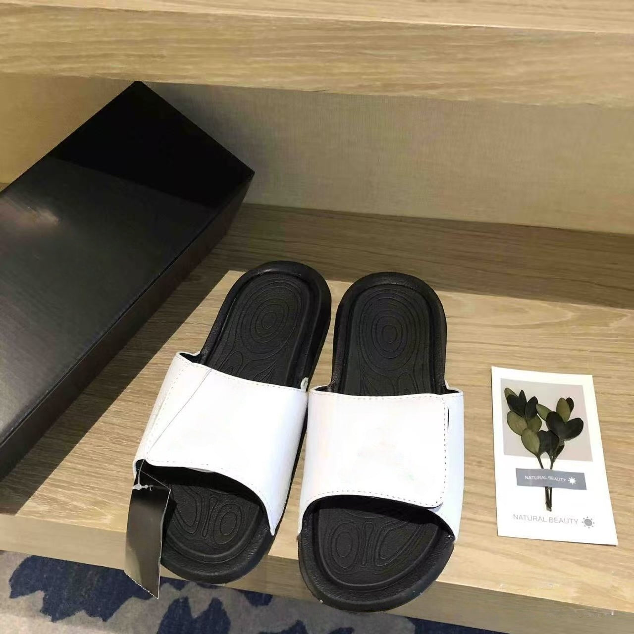 T588-967 Loose slippers with a flat bottom