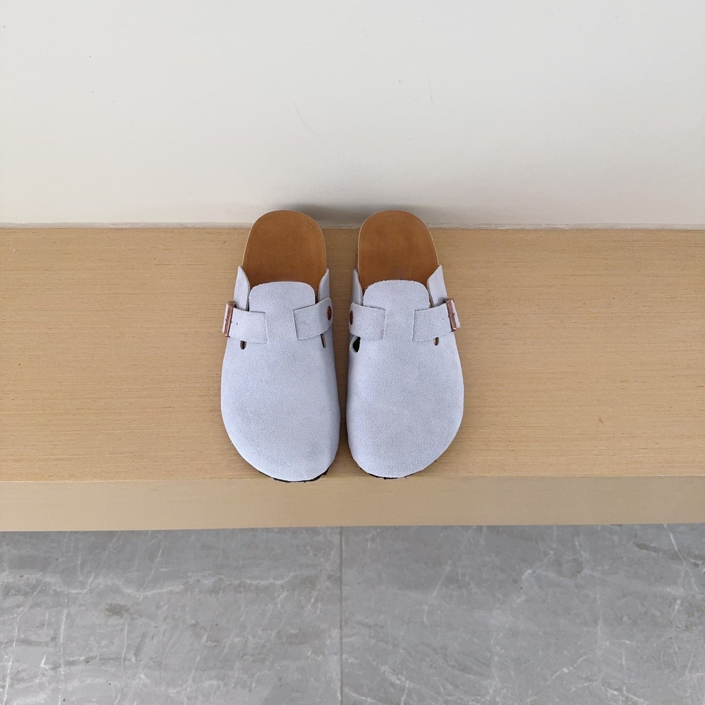T588-936 Soft leather men's and women's summer round toe retro shoes