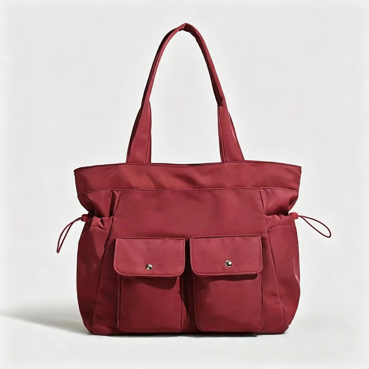 T588-1127    Minimally designed shoulder bag for commuting
