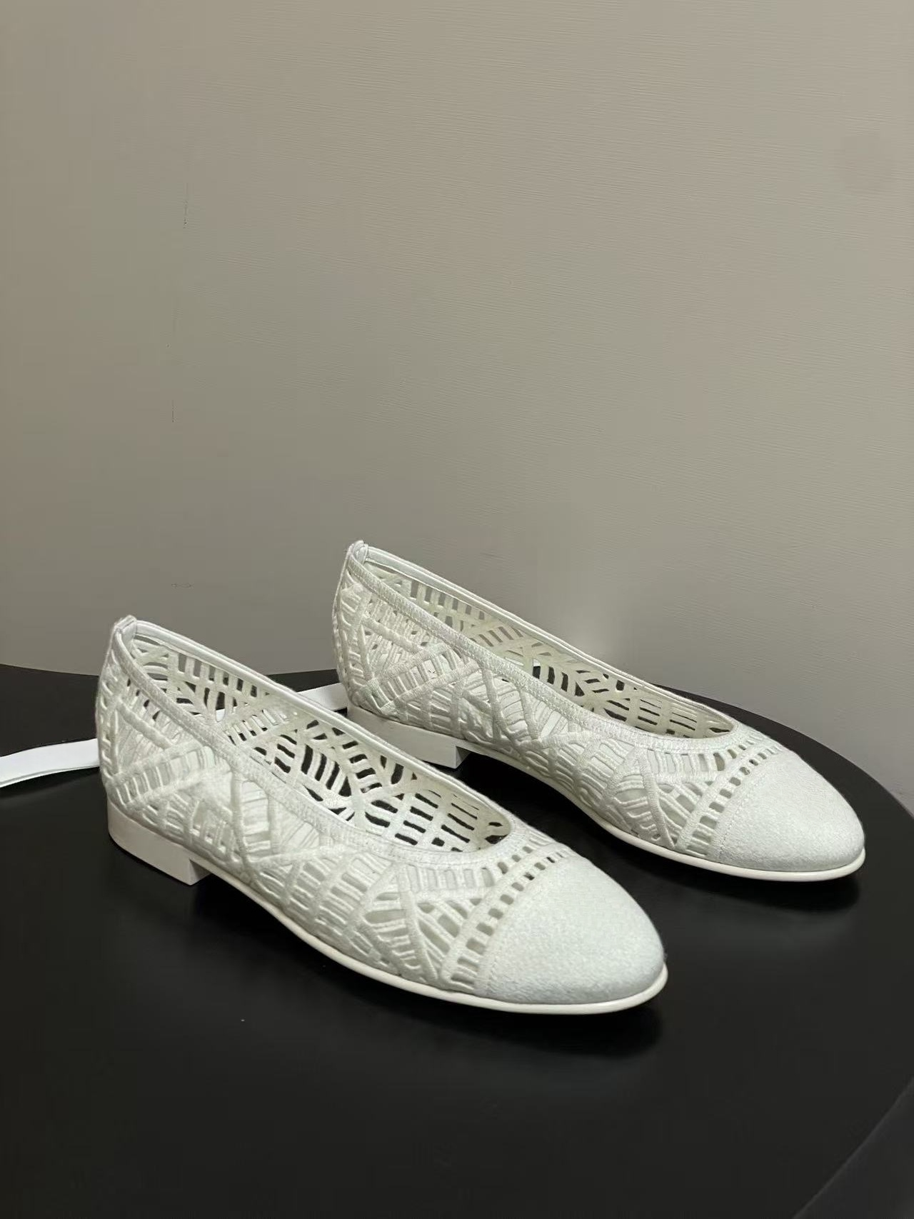 Hollow out single shoe versatile woven flat bottom  E1283