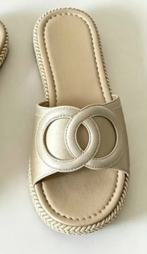 T588-1191  Flat and comfortable sandals that can be worn over slippers